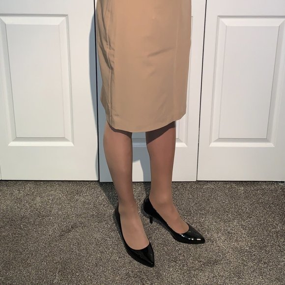 Used Worthington Tan Wrap Skirt Size 6 - Picture 3 of 9